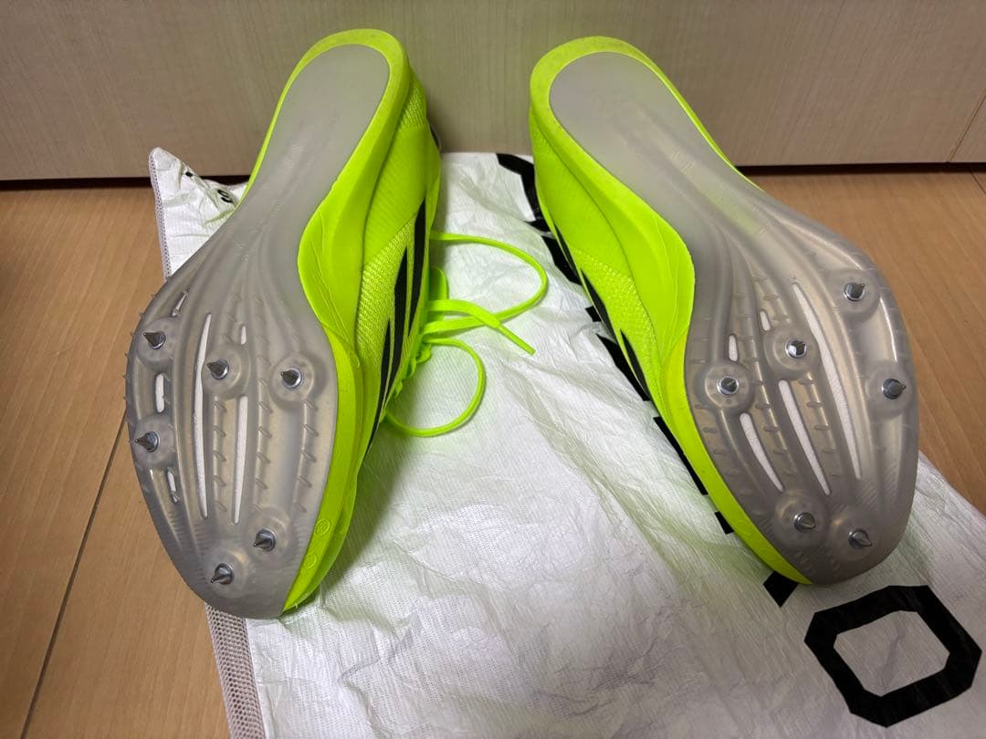 アディゼロ　フィネス　スパイクシューズ 陸上競技用